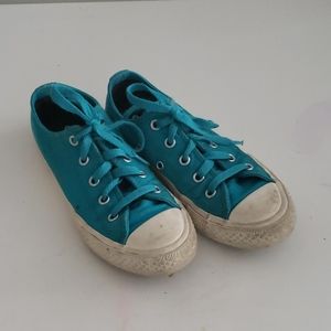 Aqua converse